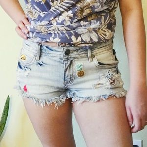 Light Wash Denim Booty Shorts (5)